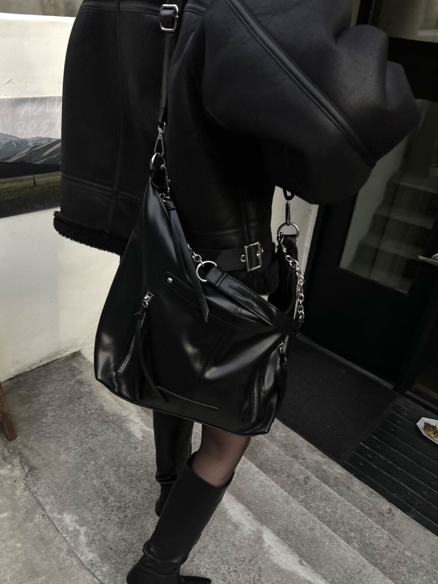 Strap Chain Hobo Bag (black)