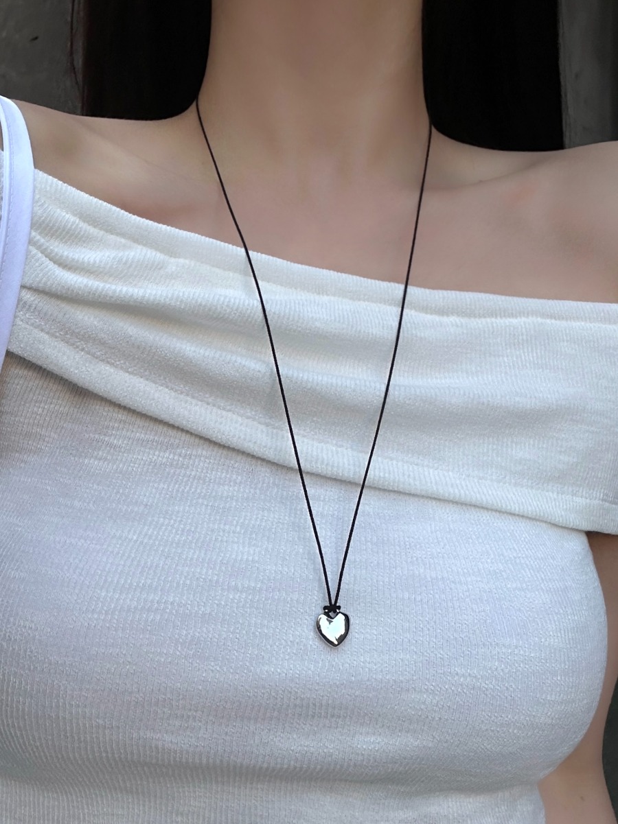 Heart Necklace (black)