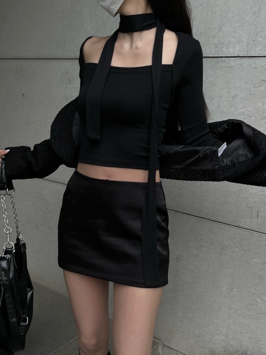 Satin Low Rise Skirt (black)