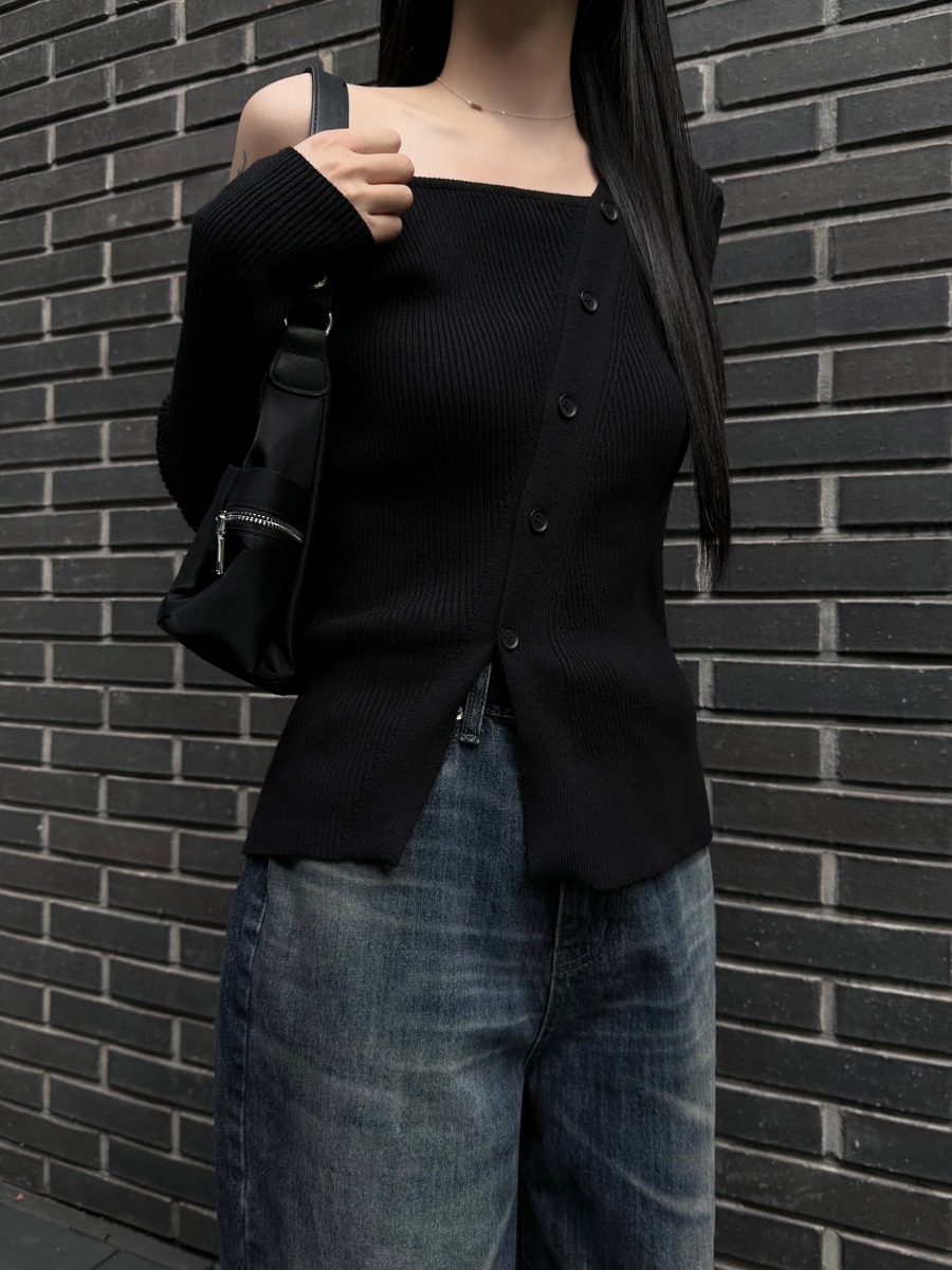 Unbal Shoulder Button Knit (black)